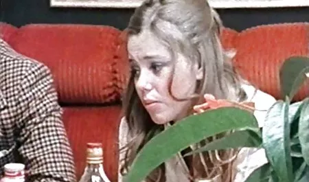Giovane bionda scopata in bocca e figa al Casting video film erotici anni 70 porno