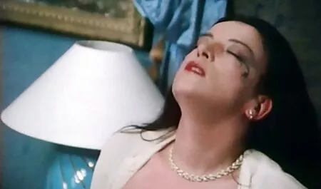 Russo sesso anale video erotici vintage con una bionda in calze