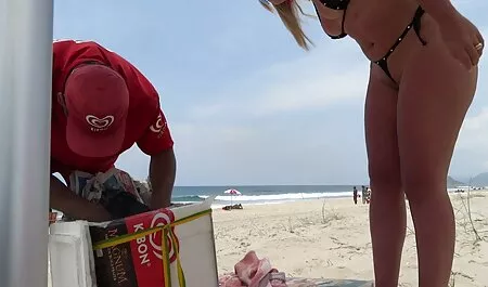 Visto forte eccitazione massaggiatore e video giochi erotici deve scopare con lui