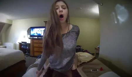 Skinny studente russo in una film erotici in hd Chat privata Coverme