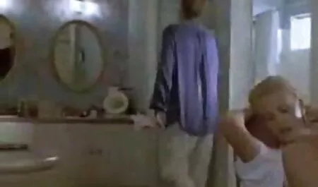 Giovane ragazza con film erotici video una figa pelosa saltato sul cazzo del ragazzo