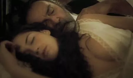 Porno video erotico lesbico in ospedale con medico e paziente