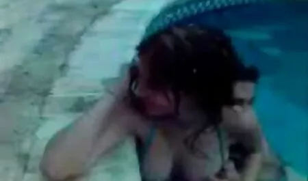 Fa video erotici in famiglia capolino nello spogliatoio