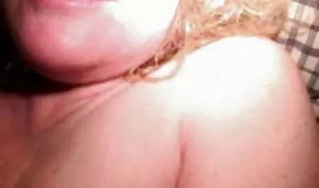 Il celebrita erotiche capezzolo di serraggio nella morsa e выебал Nel culo