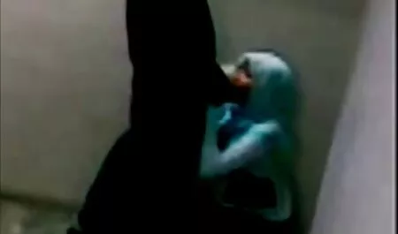 Sesso con la bellezza in film erotici africani calze