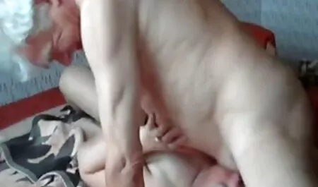 Porno con негритянками e enorme massaggio erotico porn дойками